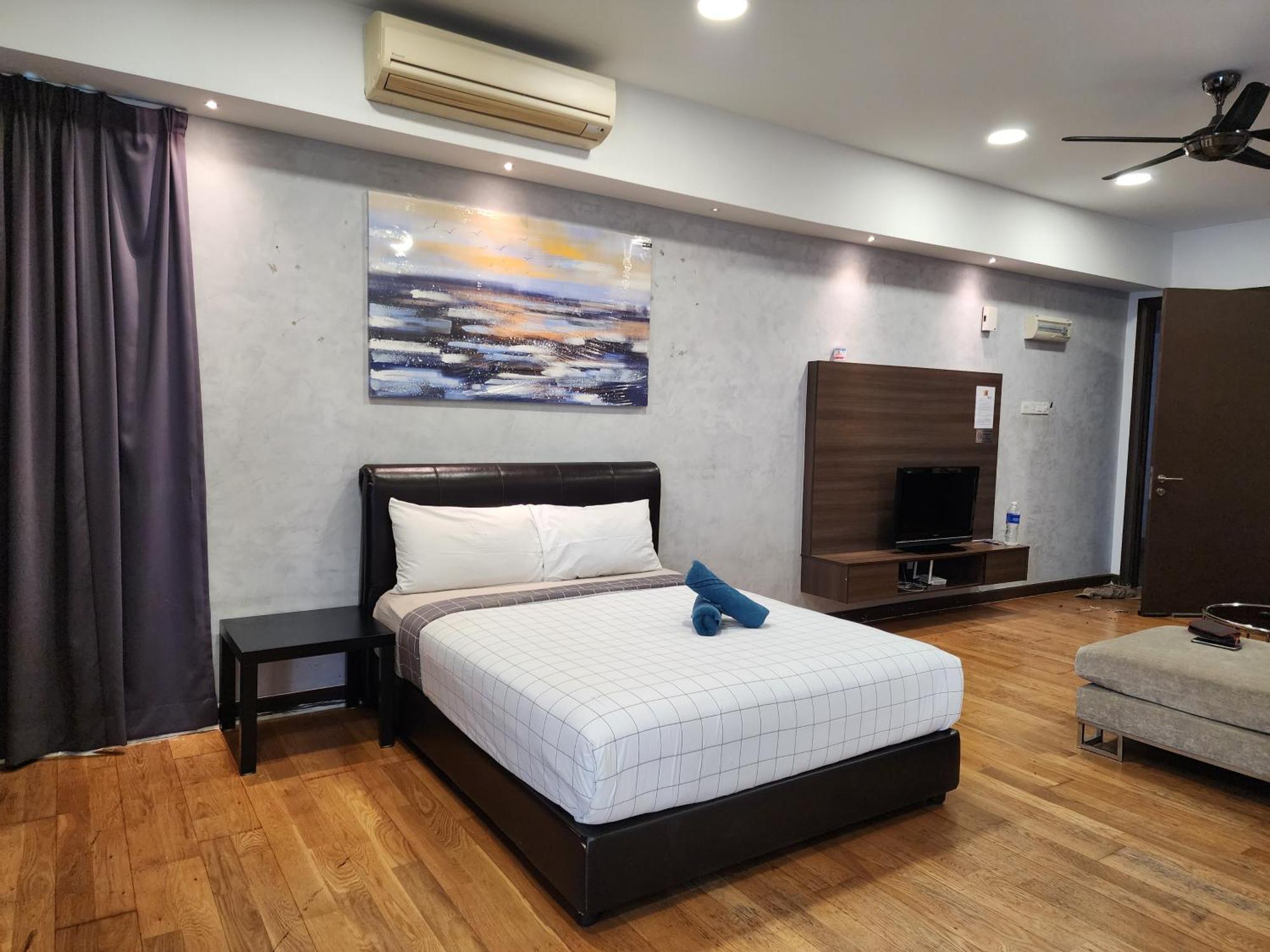Regalia Comfort Klcc Skypool Apartment *