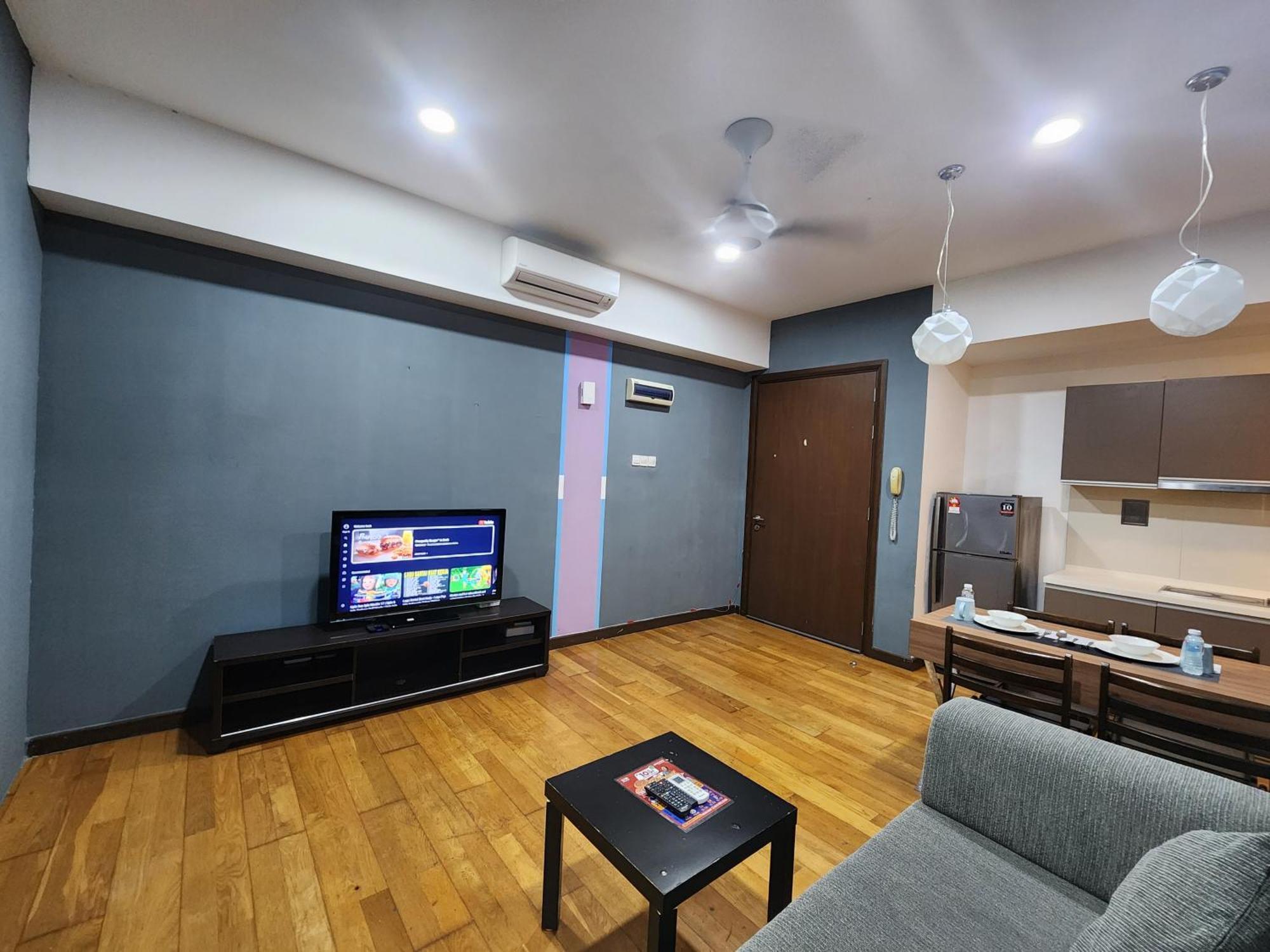 Regalia Comfort Klcc Skypool Apartment