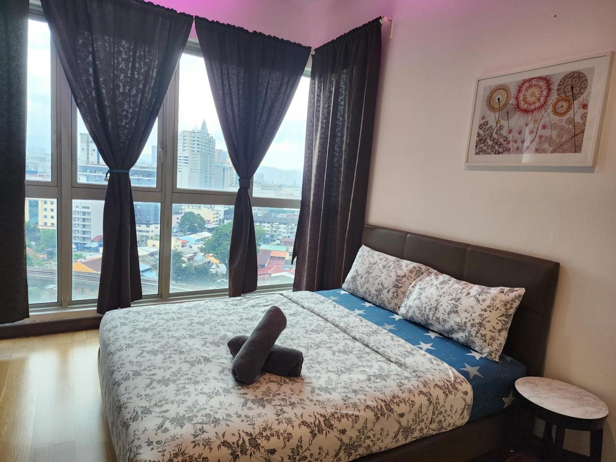 Regalia Comfort Klcc Skypool Apartment *